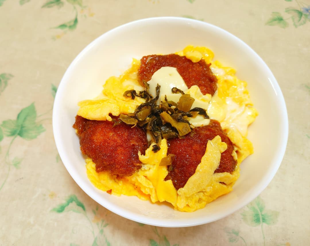 チ―ズinソ―スハムカツ丼の完成写真