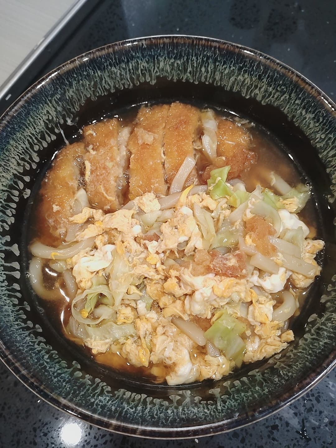 卵とじうどんの完成写真