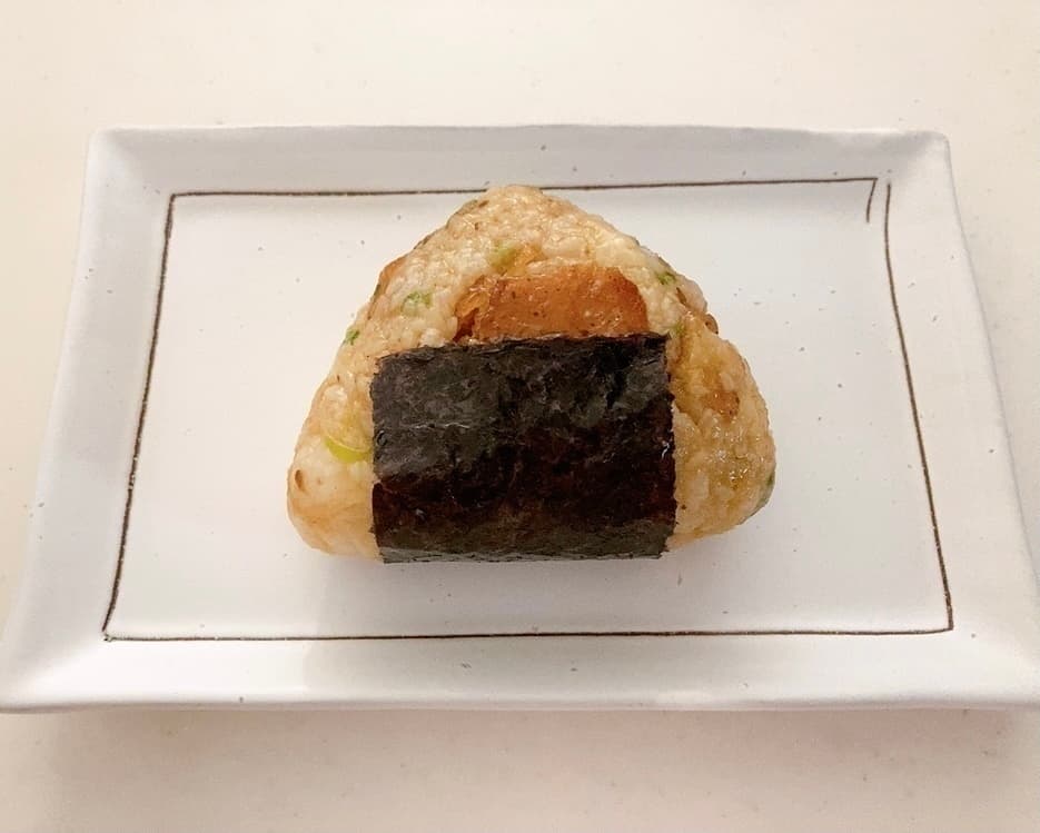 特からとネギのおにぎりの完成写真