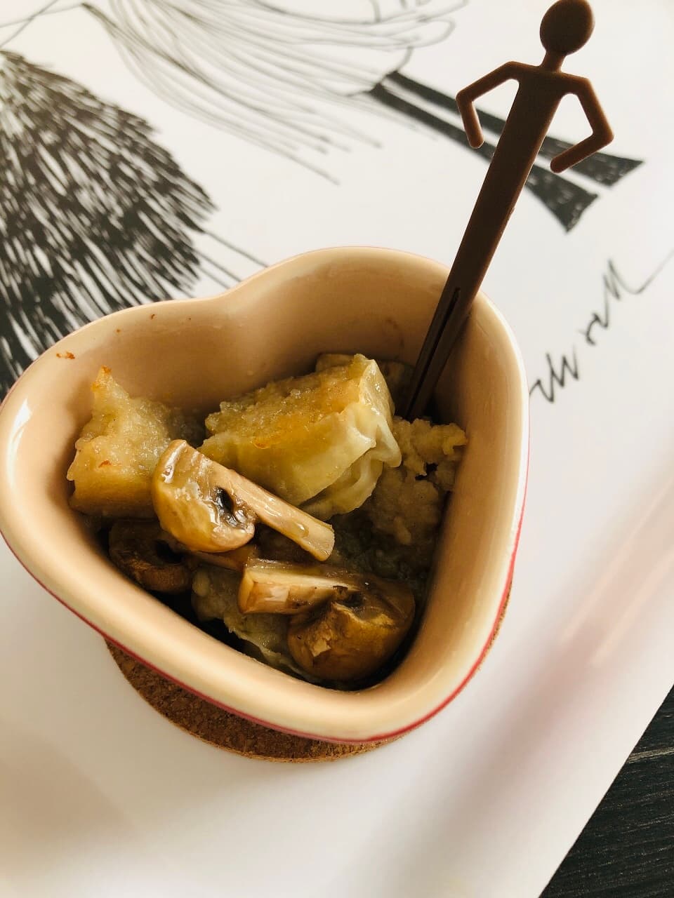 四川焼売とマッシュルームのアヒージョ風の完成写真