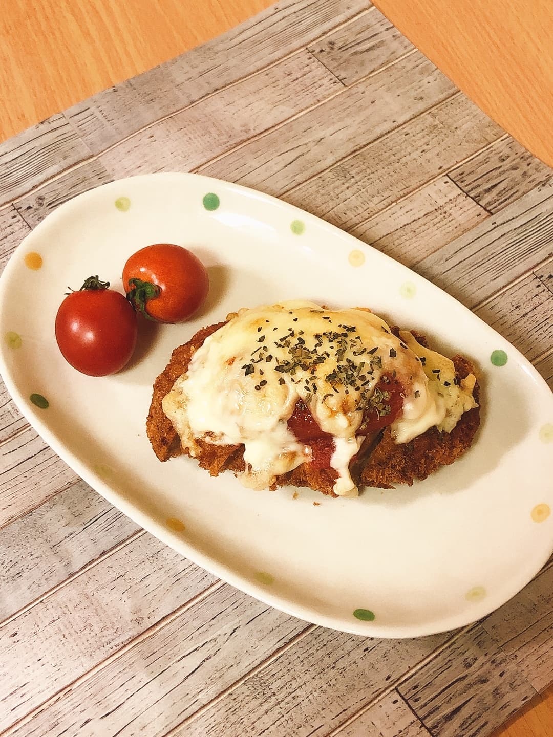とんかつでトマト乗っけチーズ焼きの完成写真