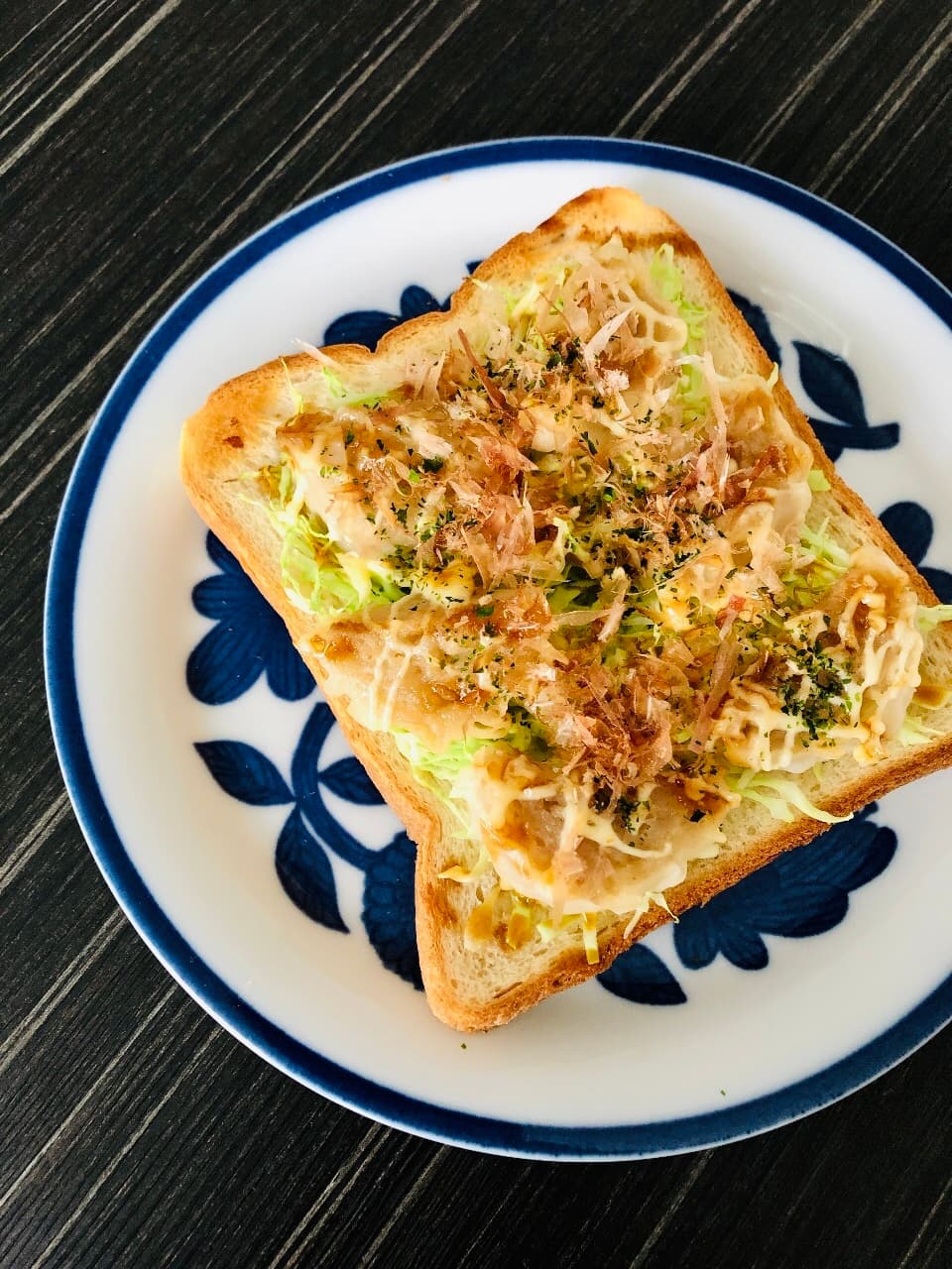四川焼売のお好み焼き風トーストの完成写真