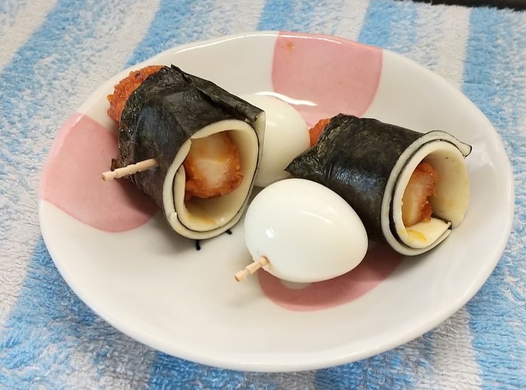 旨辛チキンとのり、チーズ巻き串の完成写真