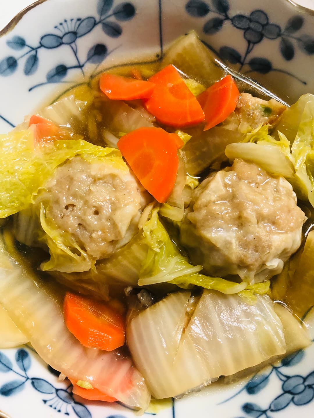 焼売と和風ハンバーグ入り白菜煮の完成写真