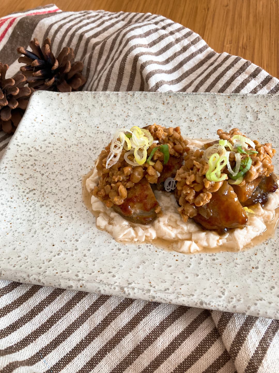 お豆腐と納豆で食べるピーマンの肉詰めの完成写真