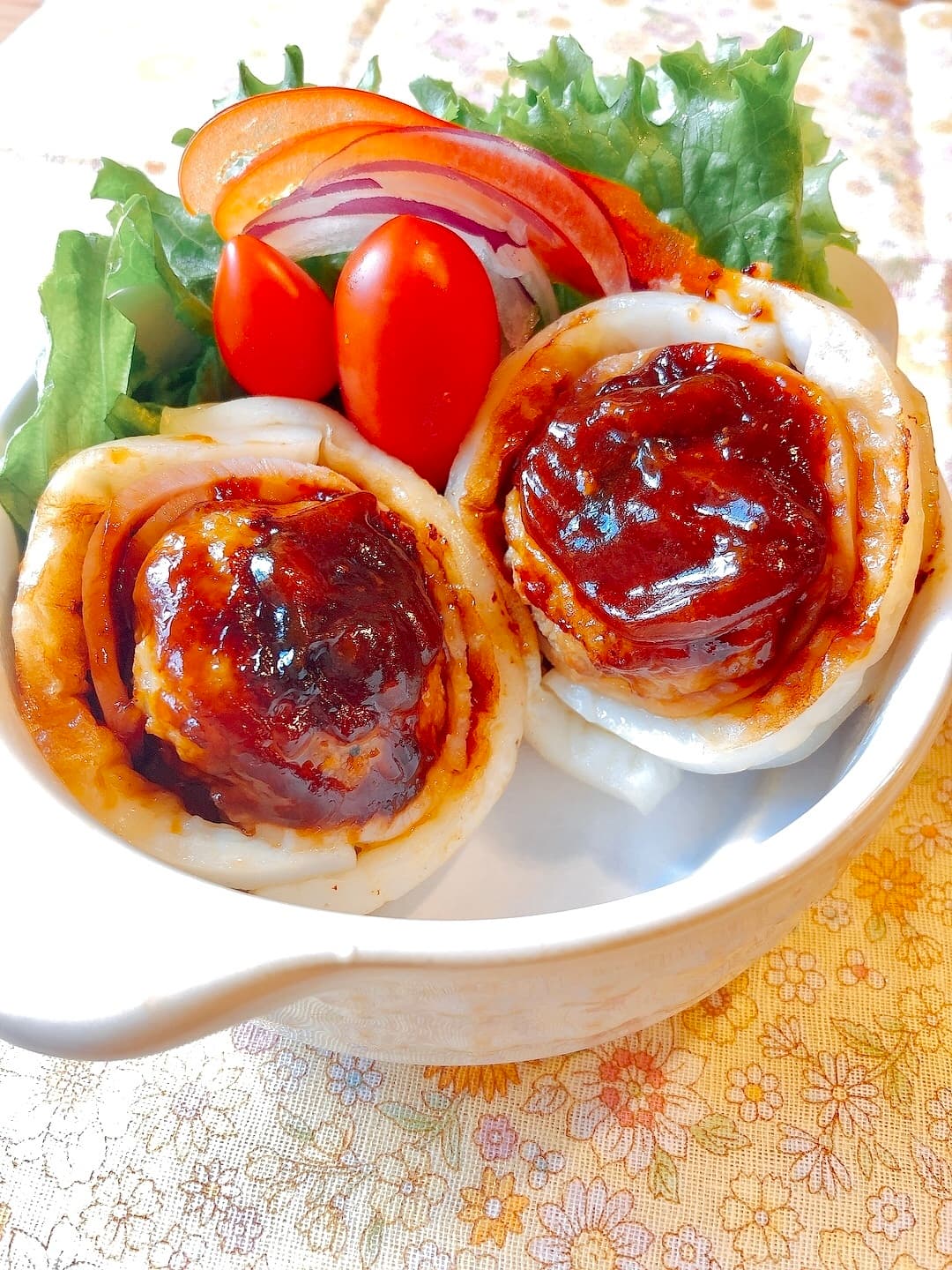 デミたまハンバーグのベーコンちくわ巻の完成写真