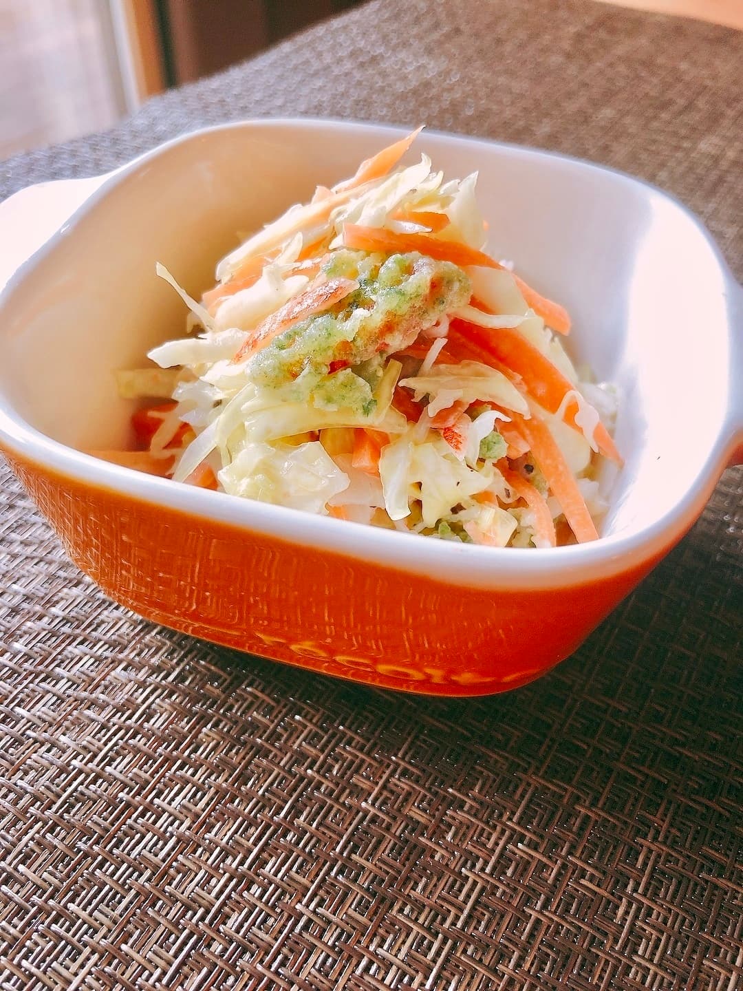 かにかま磯辺揚げのコールスローサラダの完成写真