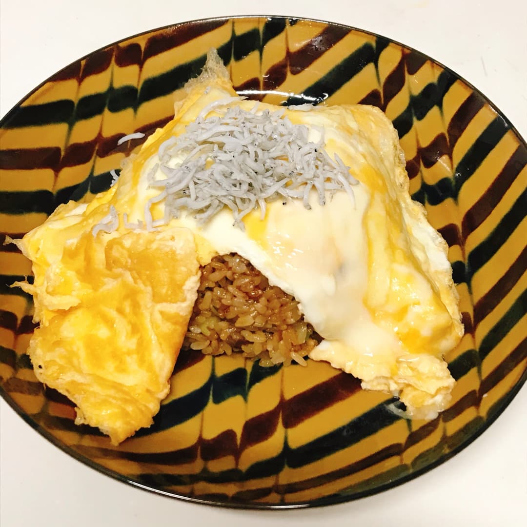 牛すき焼めしのしらすチーズオムライスの完成写真