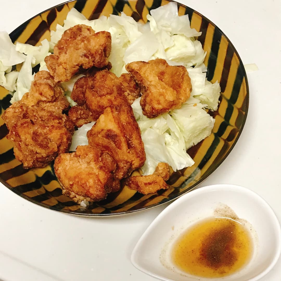 極旨!もも唐揚げと蒸しキャベツのお惣菜の完成写真