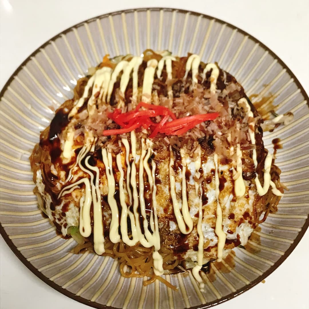 日清焼そばの広島風お好み焼の完成写真
