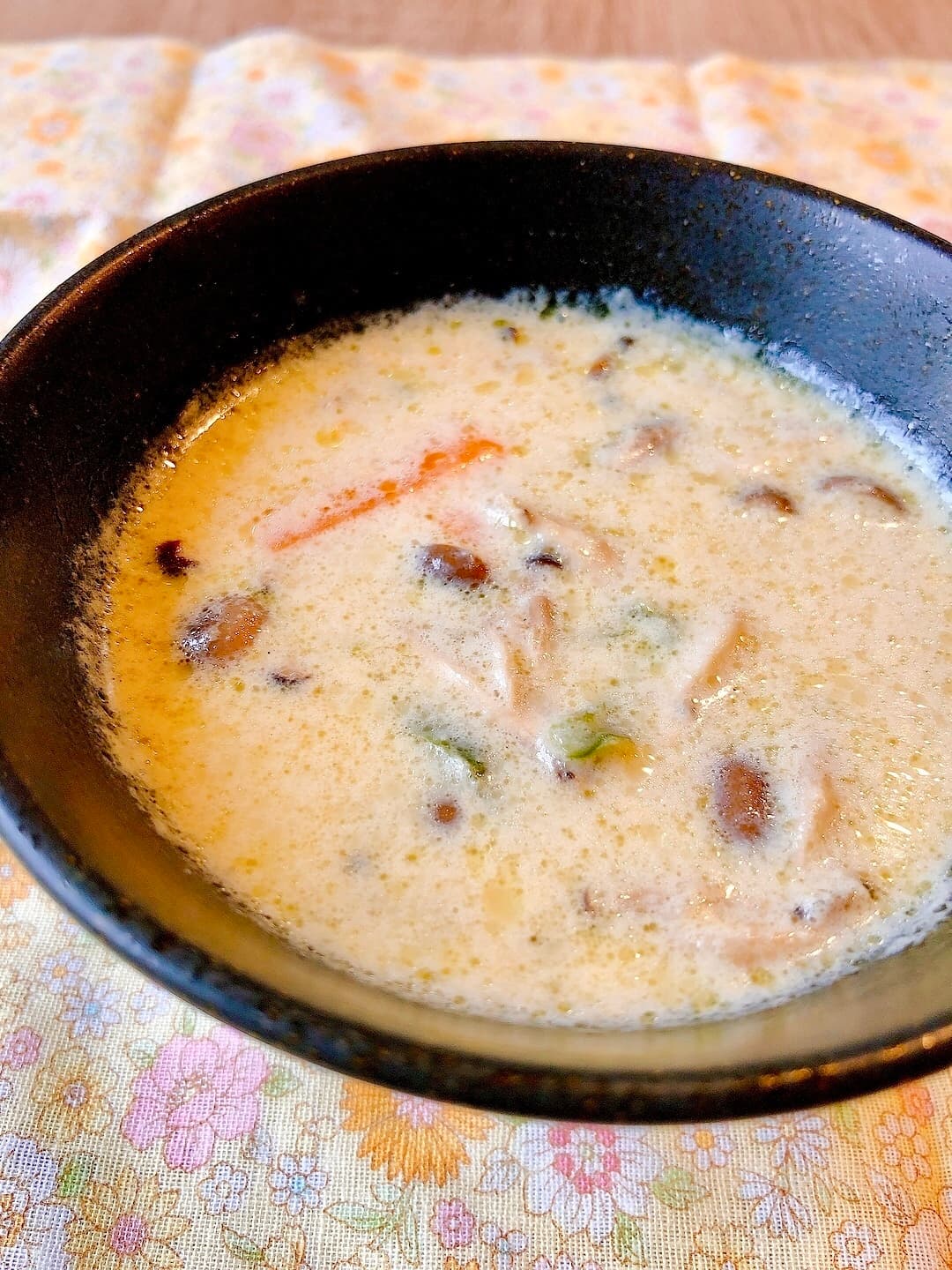 チンジャオロースで豆乳味噌スープの完成写真