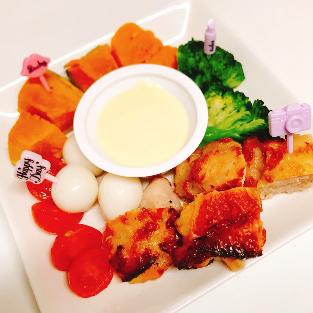 レンジで簡単!チキンステーキのチーズフォンデュの完成写真
