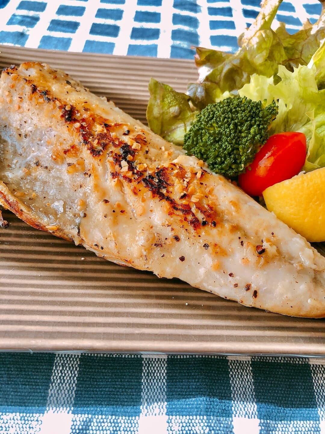 サバのガーリックレモン焼の完成写真