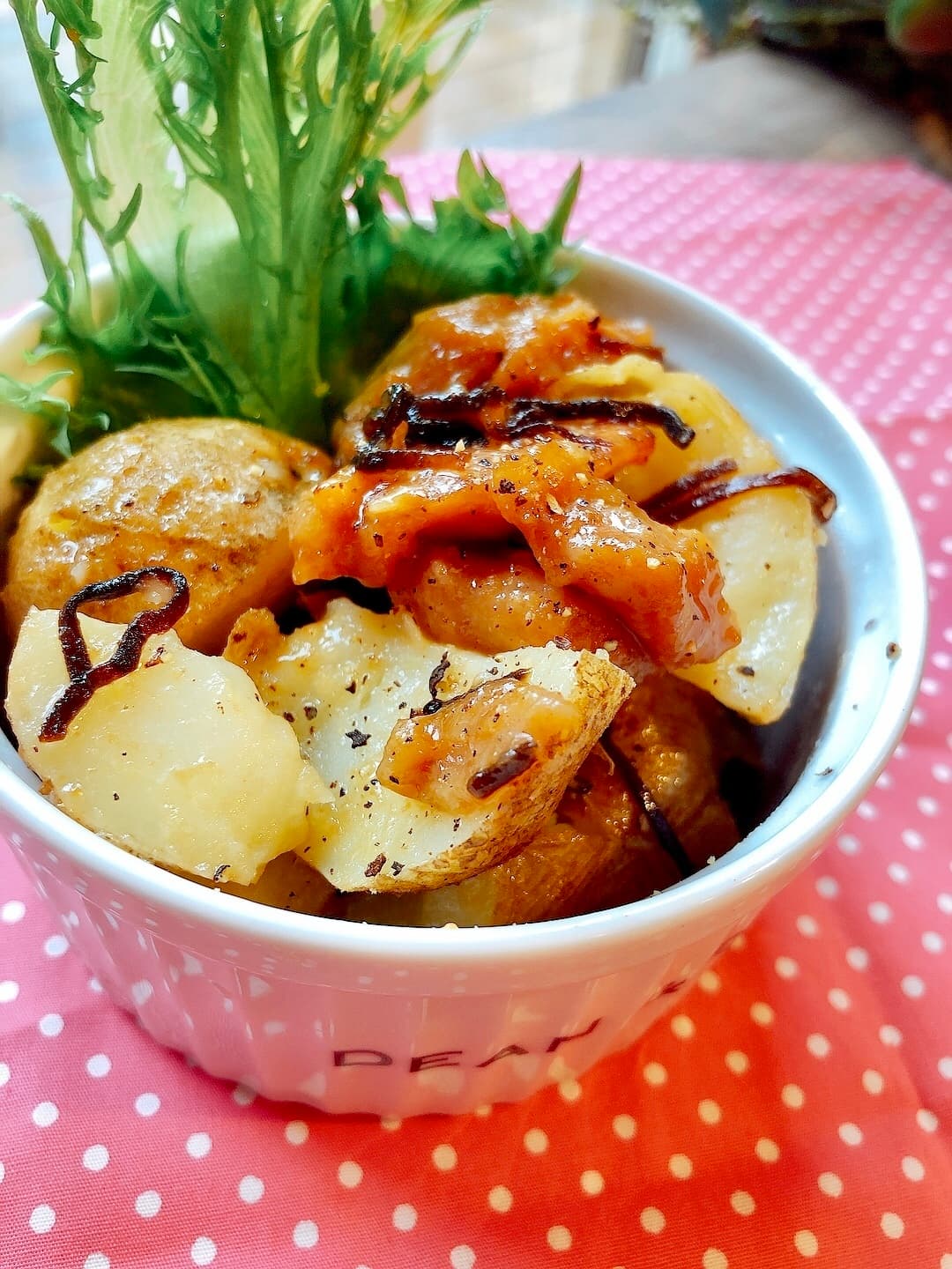 焼鳥とじゃがいもの塩昆布バター和えの完成写真