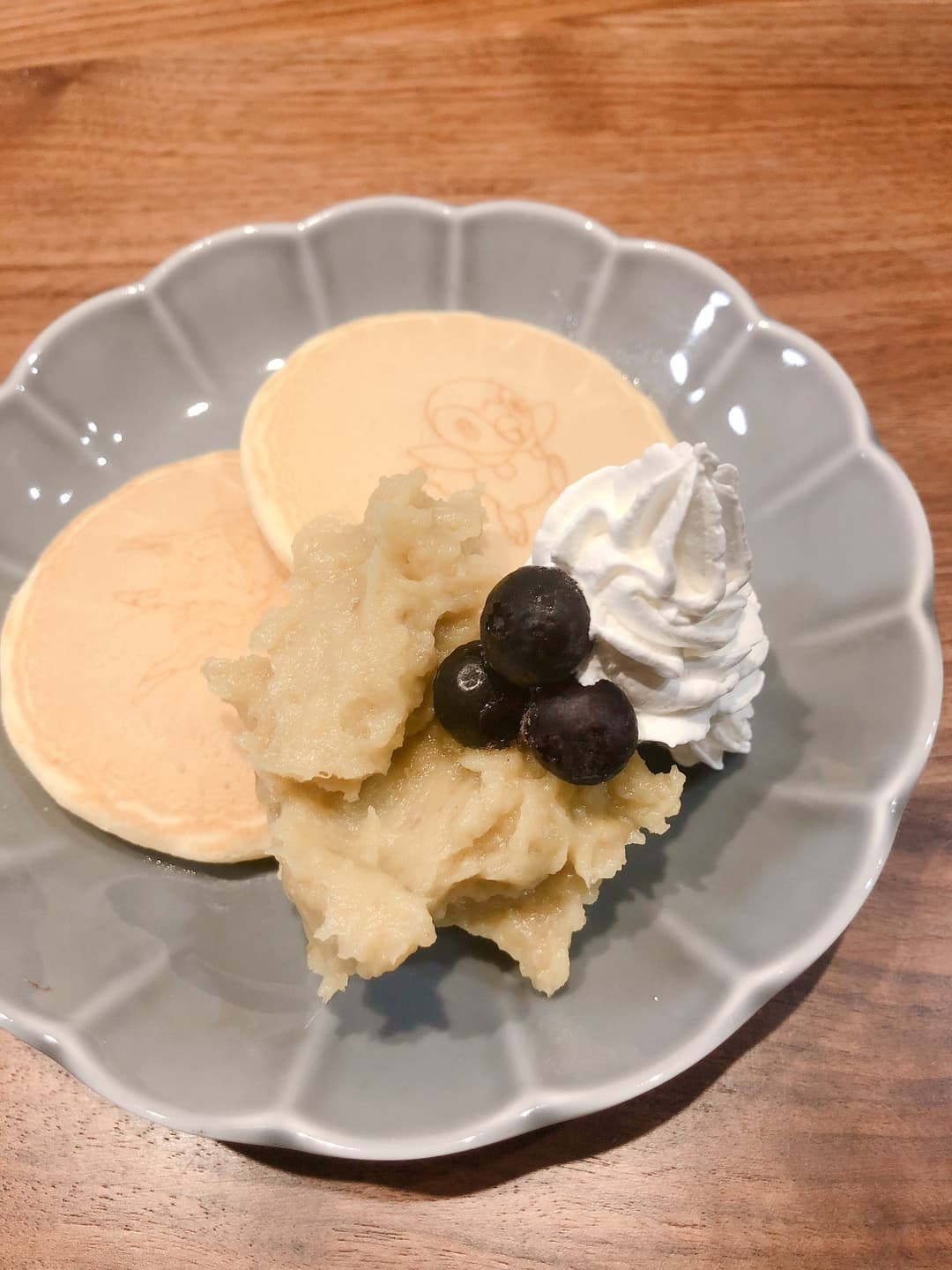 ホットケーキの焼き芋ペースト添えの完成写真