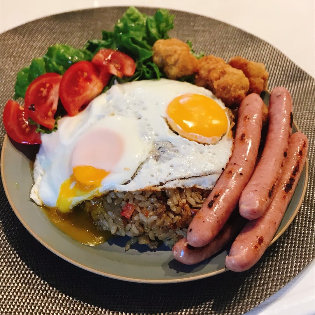 夢のデカ盛り‼︎ステーキピラフプレートの完成写真