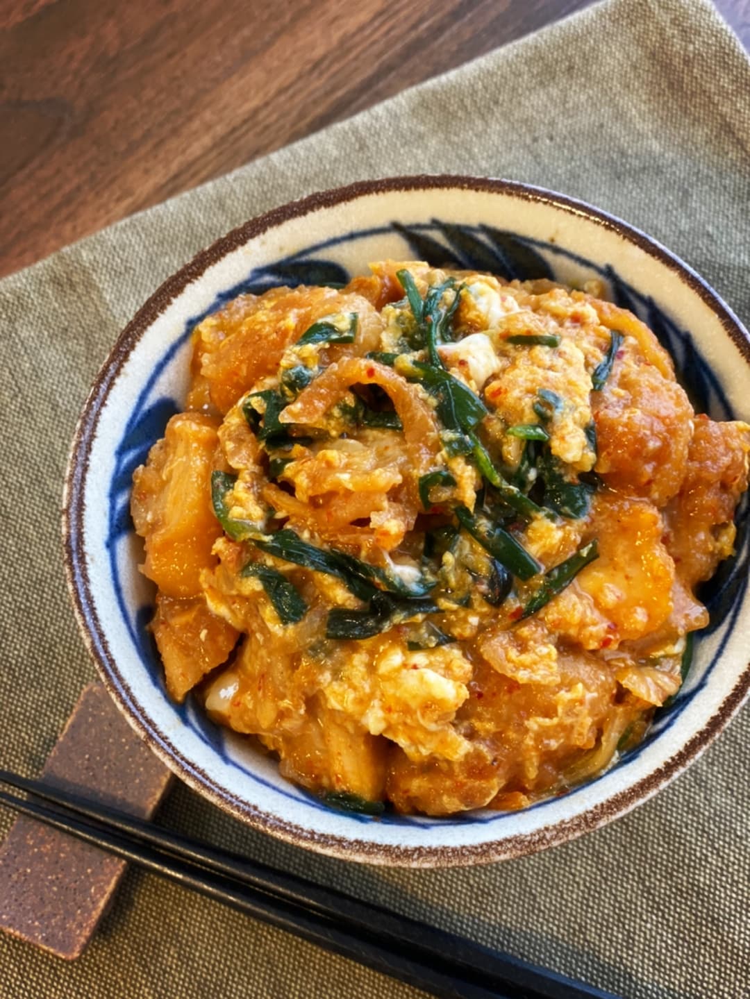 キムたま唐揚げ丼の完成写真
