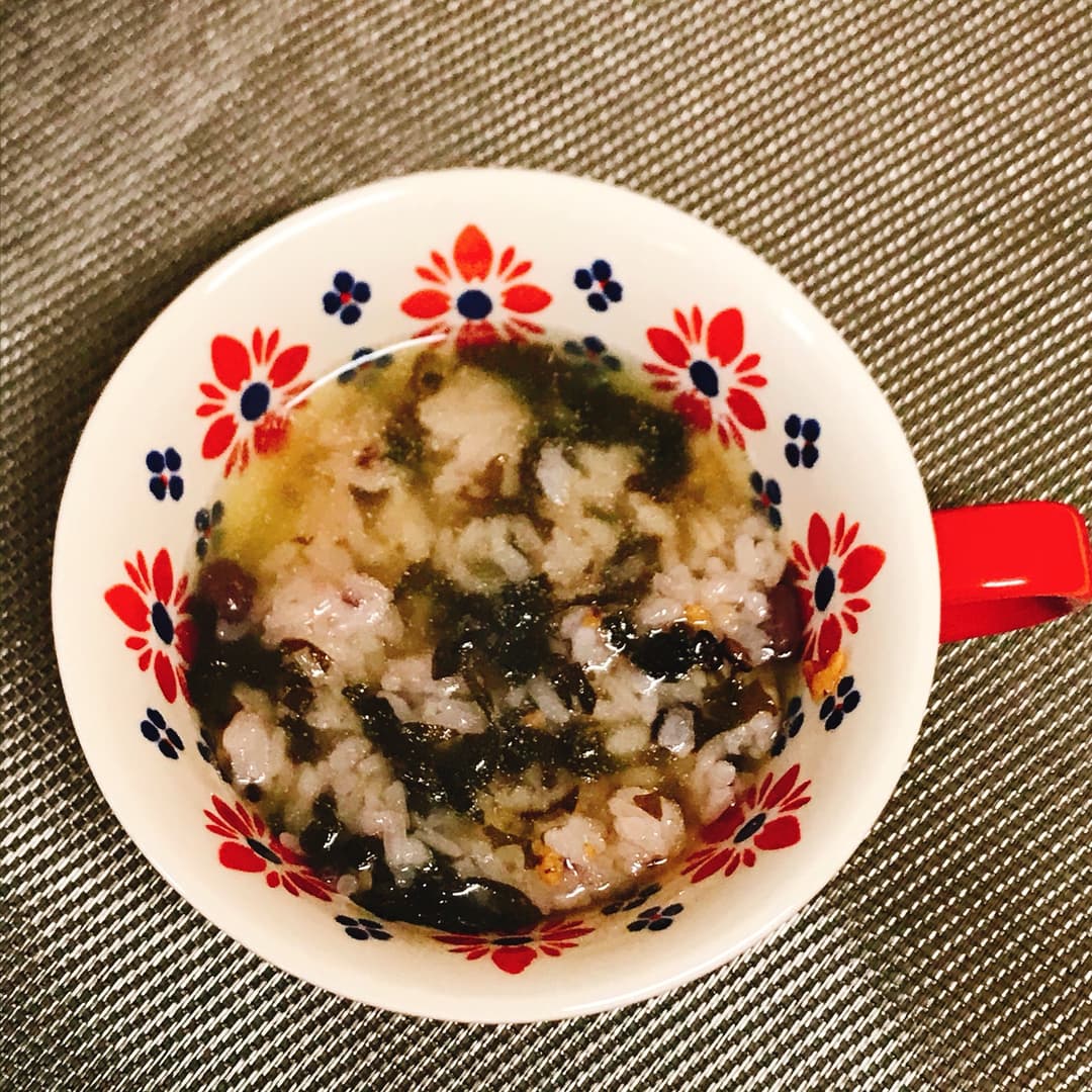 お赤飯のしそわかめ茶漬けの完成写真