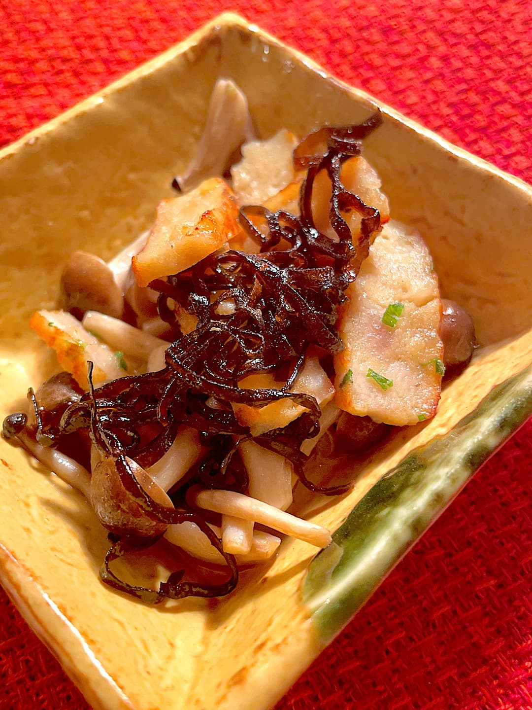 カルビ焼の塩昆布サラダの完成写真