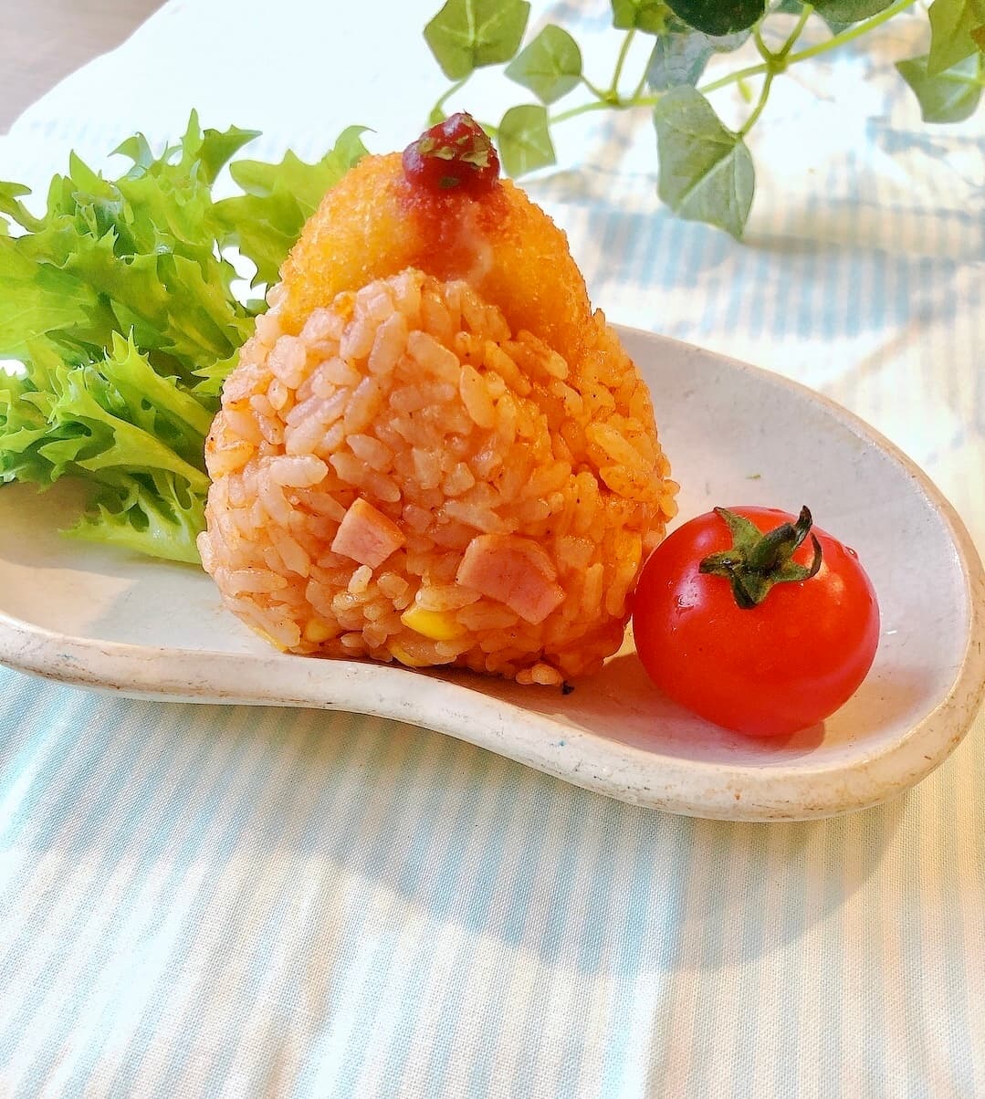 クリームコロッケのケチャップライスにぎりの完成写真
