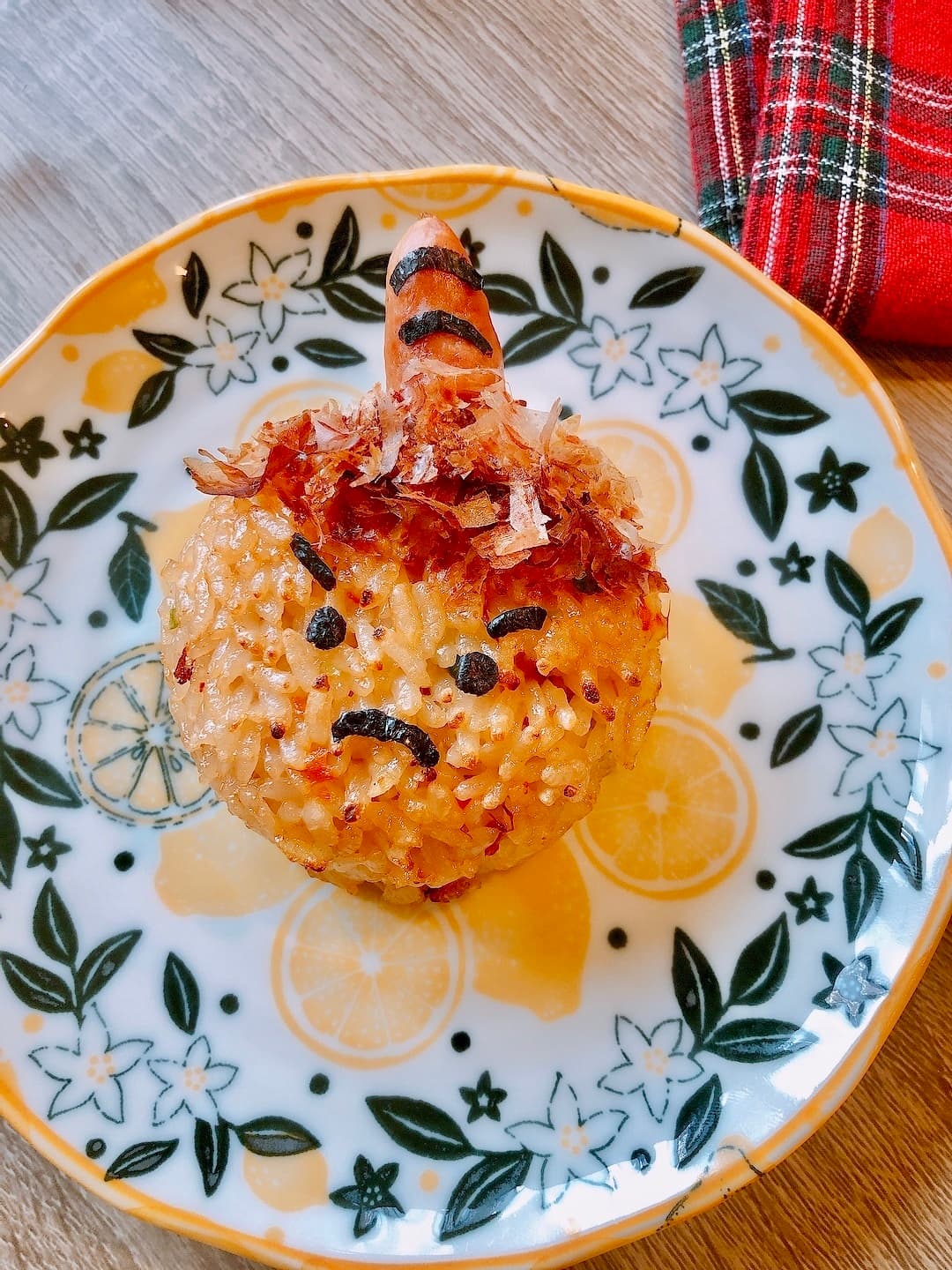 まぁるい鶏五目で鬼にぎりの完成写真