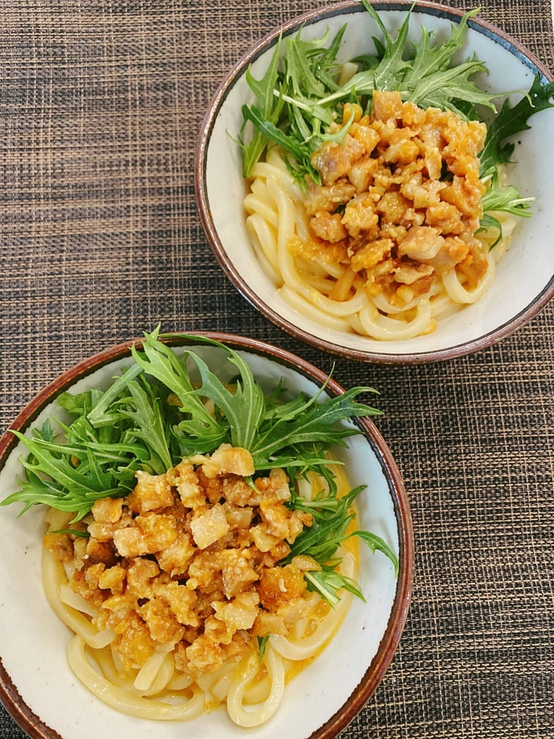れんこん肉味噌釜玉うどんの完成写真