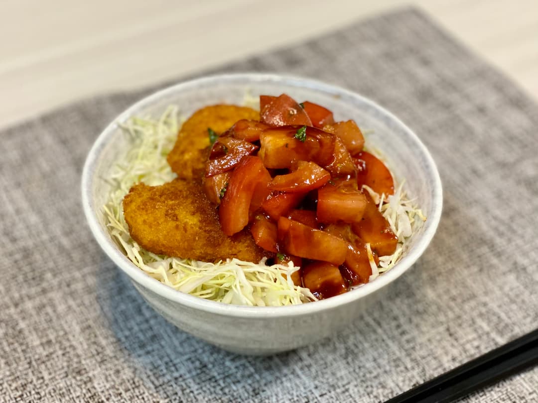 トマトチーズ極上ヒレかつ丼の完成写真