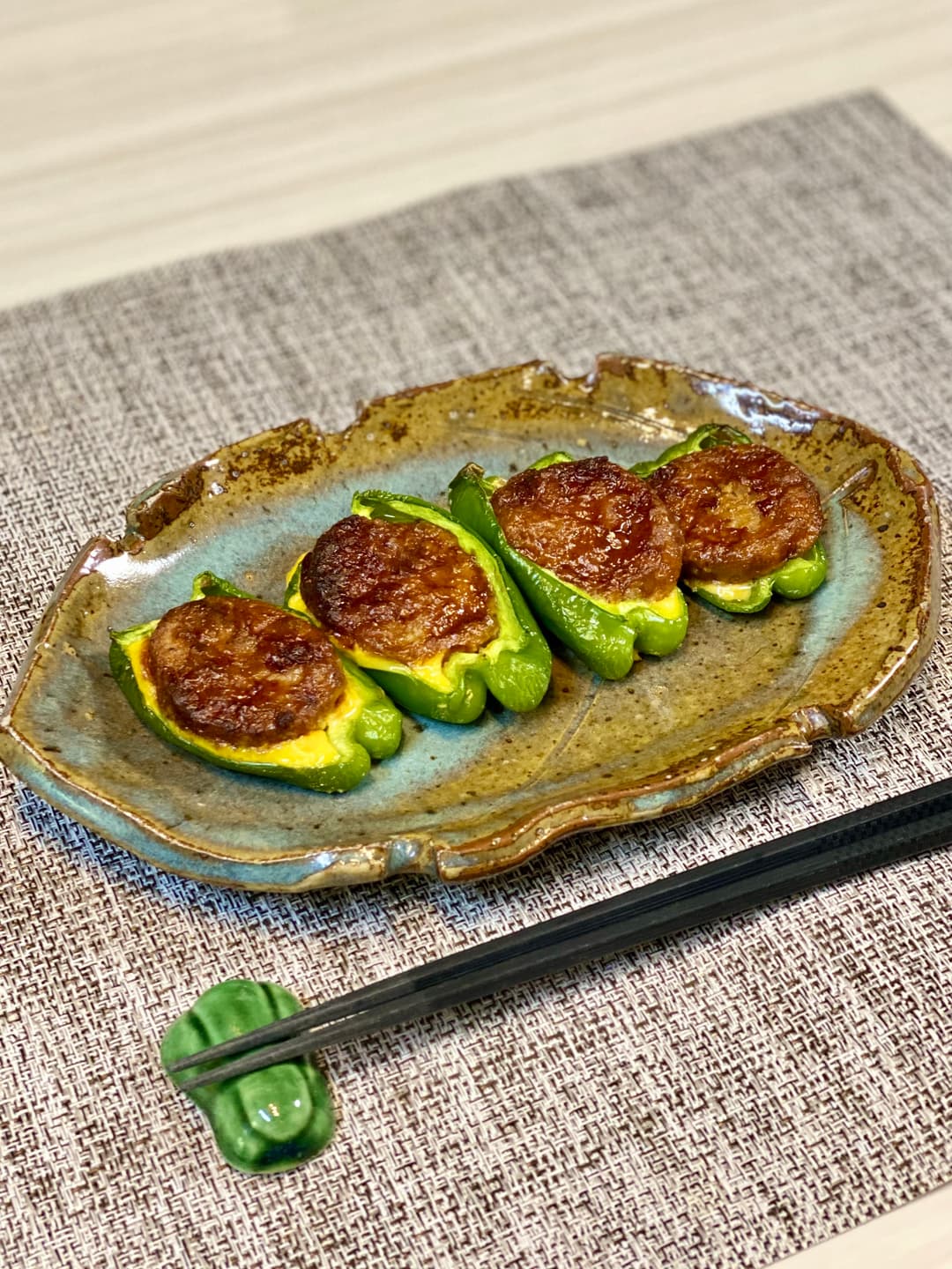 ピーマンの鶏つくね詰めの完成写真