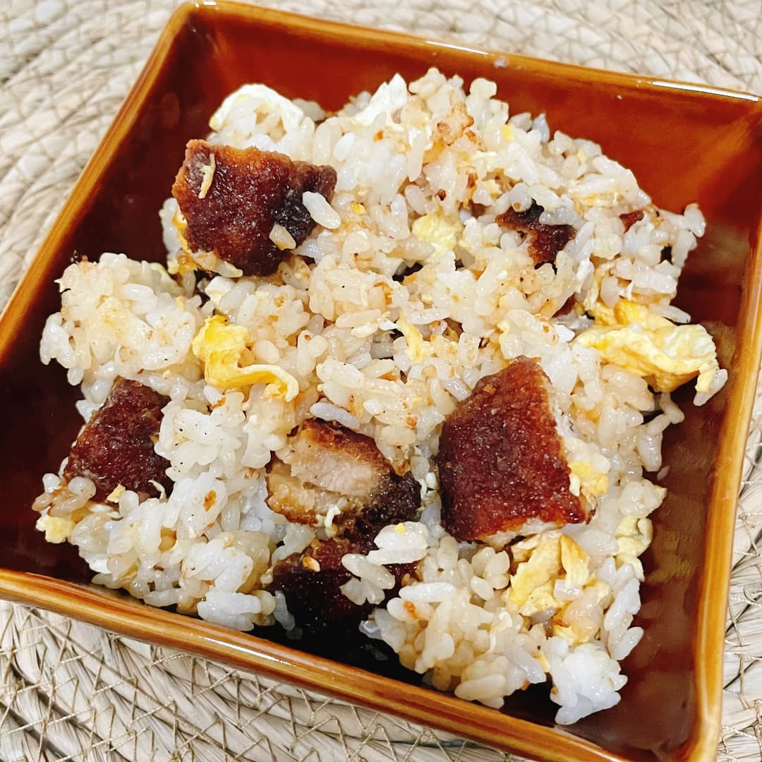 みそカツたまご炒飯の完成写真