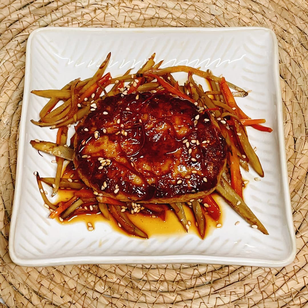 きんぴら煮込みチーズハンバーグの完成写真