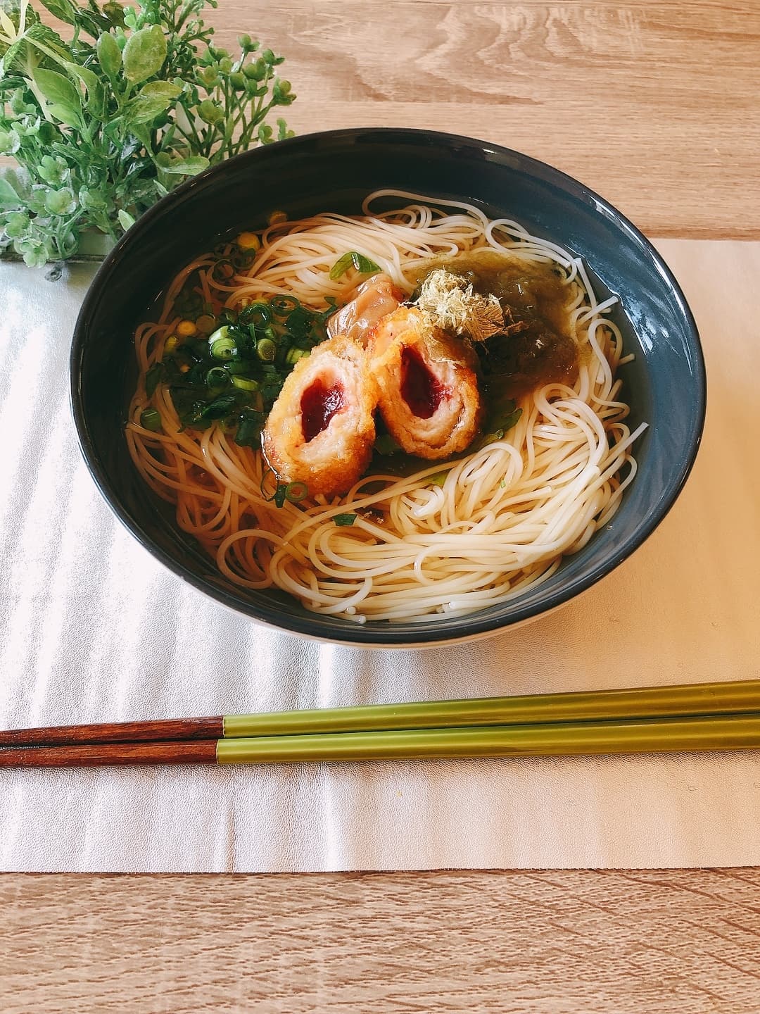 梅しそカツの梅素麺の完成写真