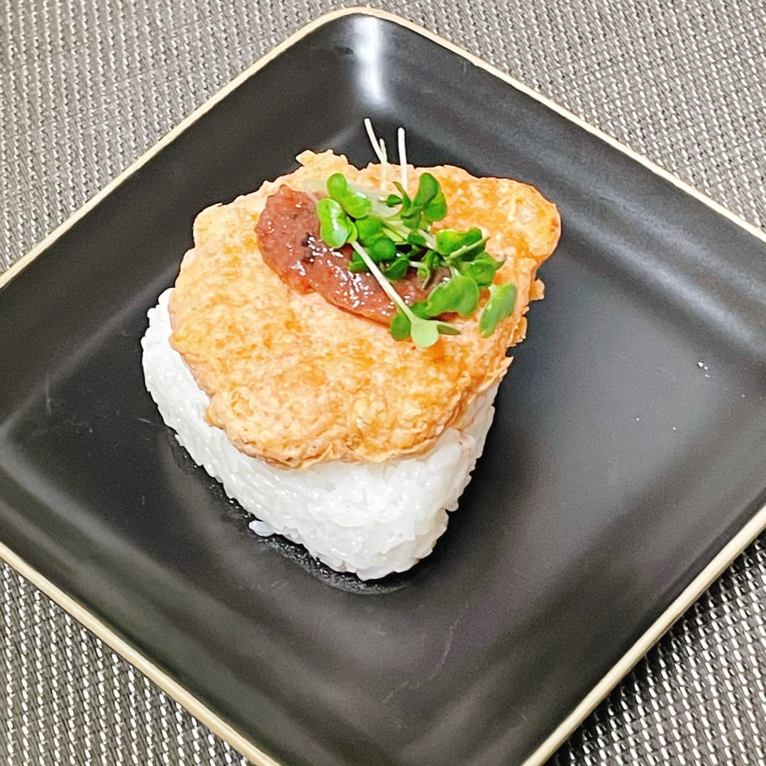 えびとれんこんと枝豆の梅肉おむすびの完成写真