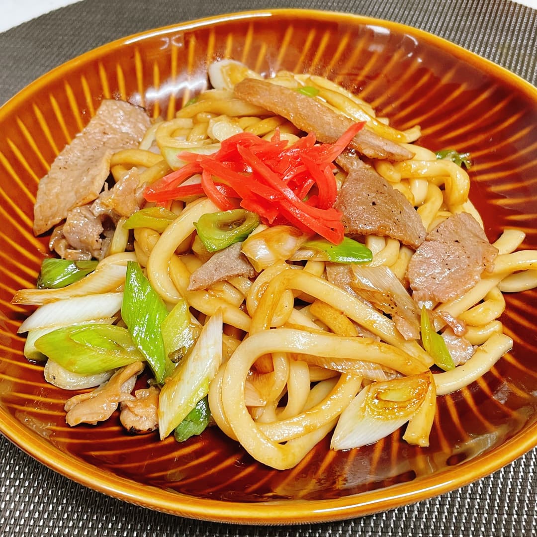 豚ロース生姜焼の旨焼うどんの完成写真
