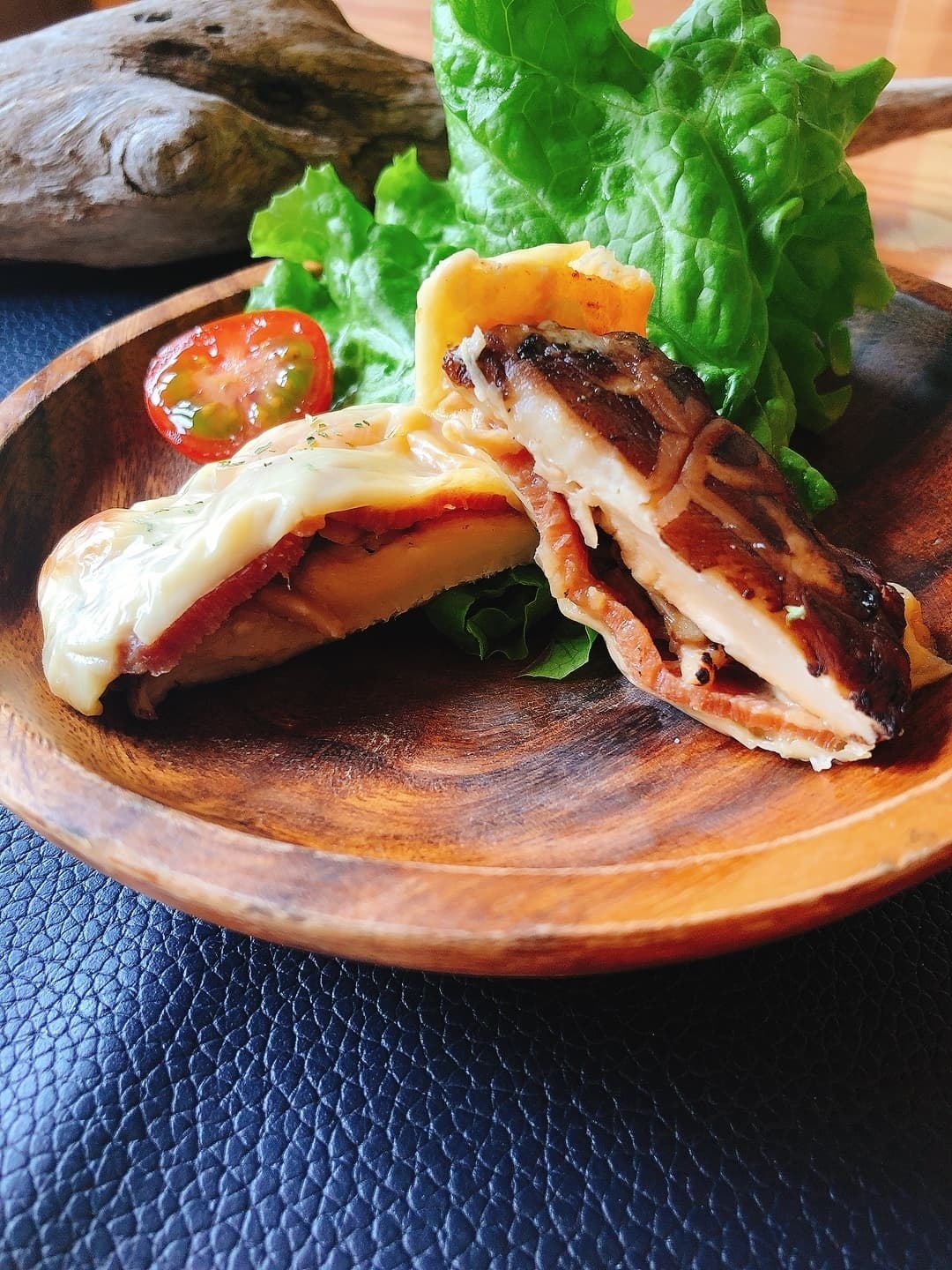 椎茸の豚カルビチーズ焼きの完成写真
