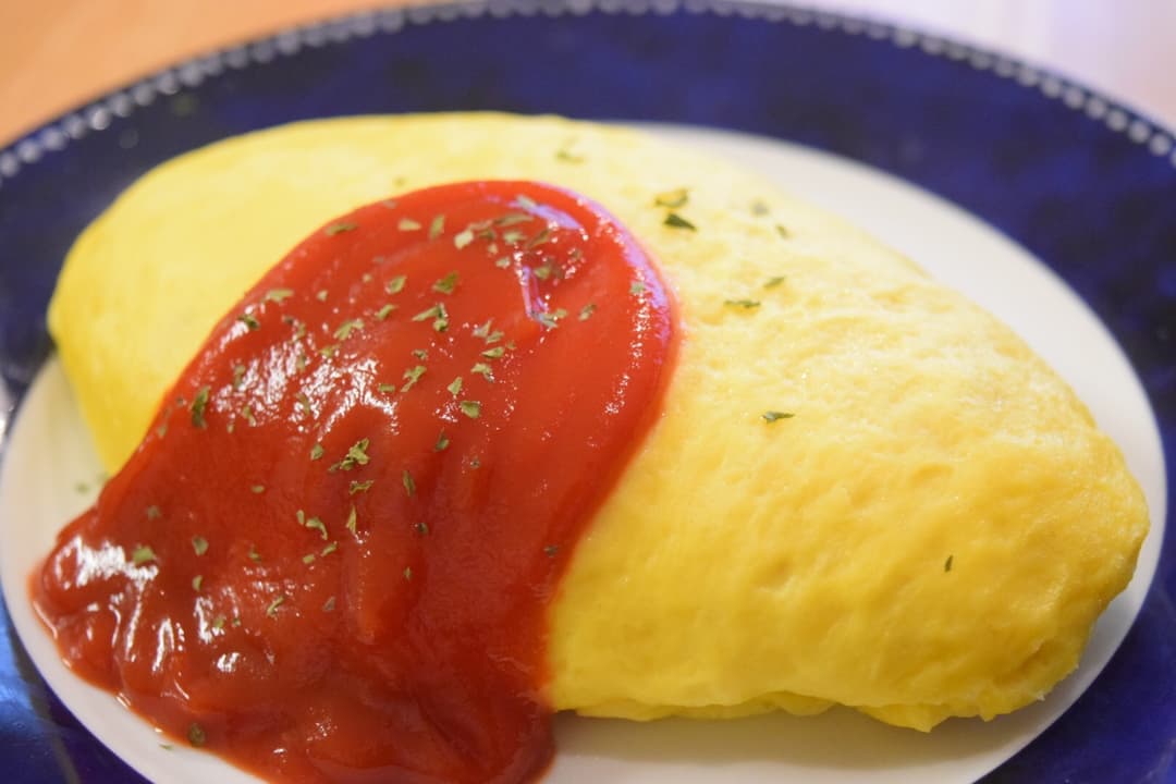 冷凍チキンライスでかんたんオムライスの完成写真