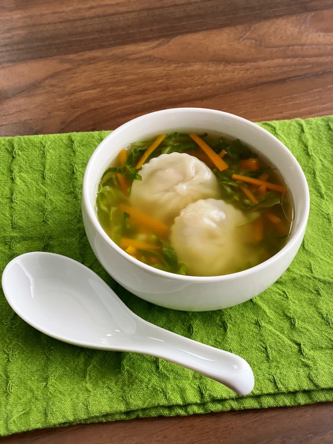 小籠包の野菜コンソメスープの完成写真