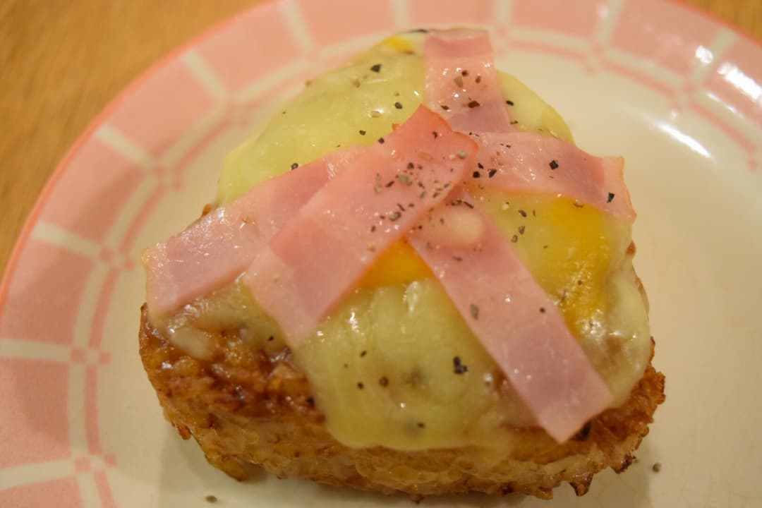 ベーコンチーズ焼きおにぎりの完成写真