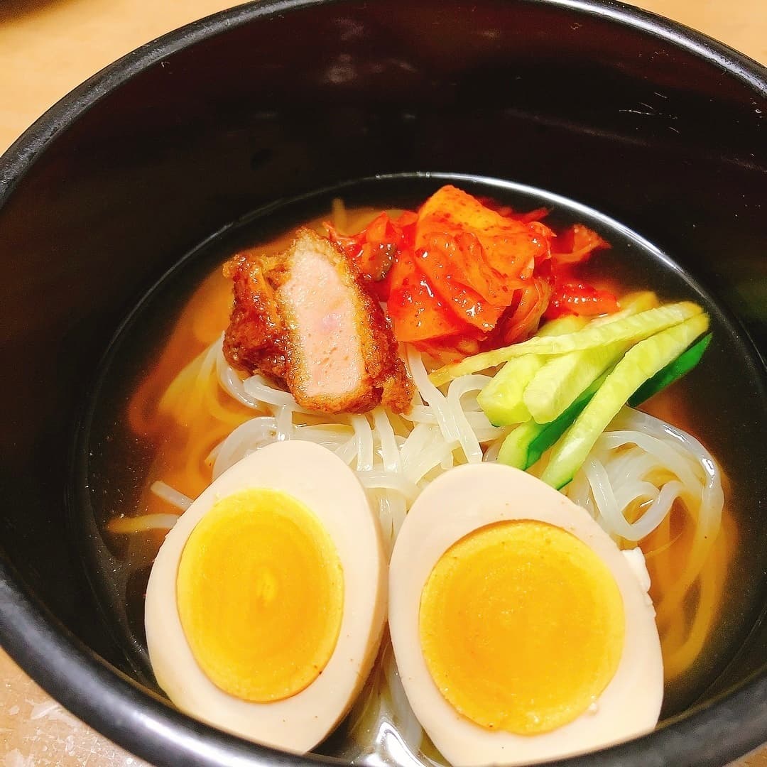 ハムカツ冷麺の完成写真