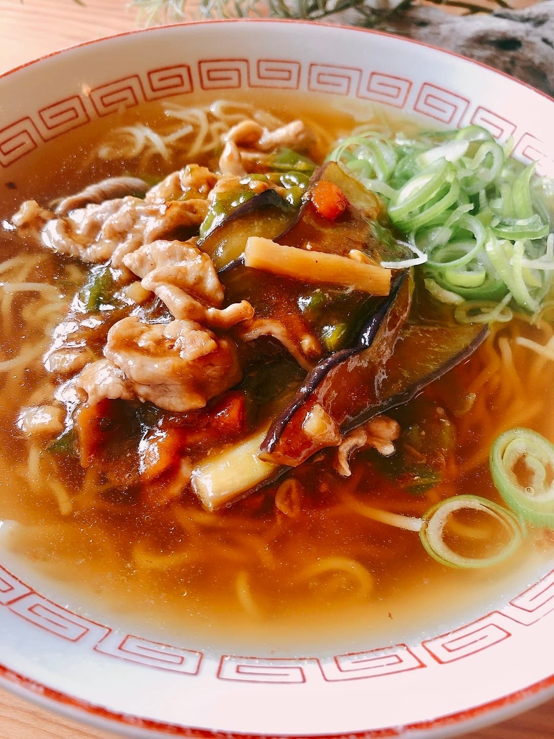 チンジャオロースのあんかけラーメンの完成写真