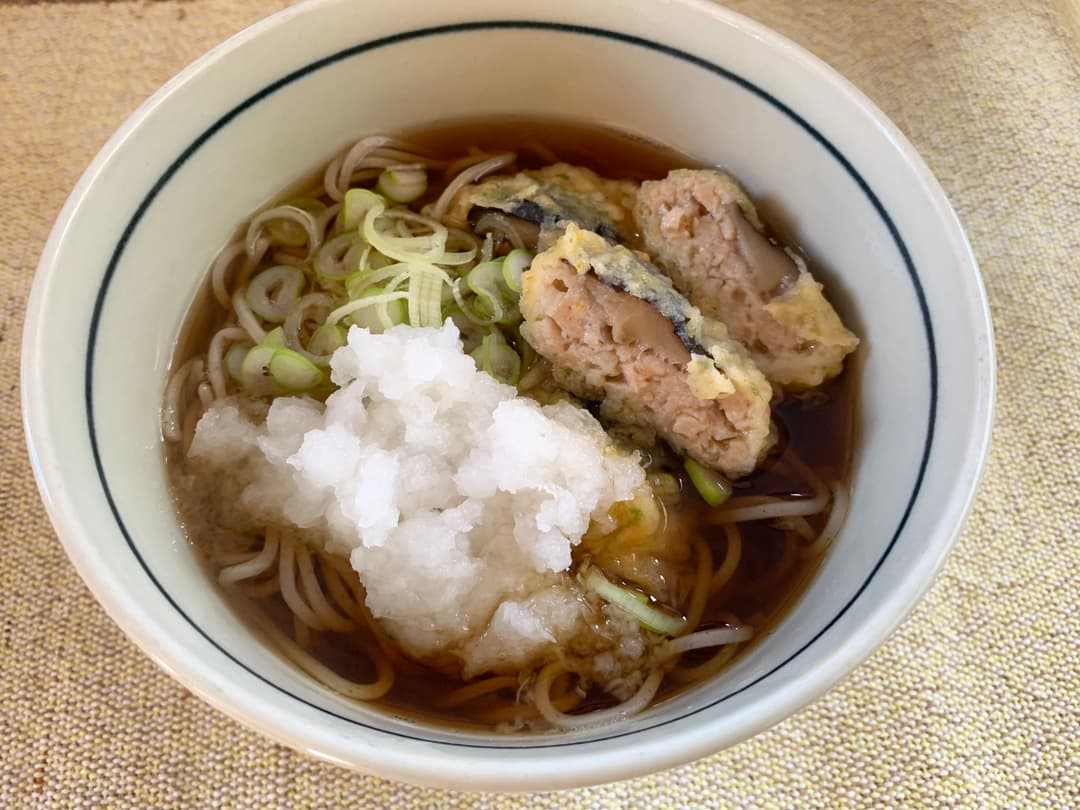 ゆず香るしいたけの肉詰めそばの完成写真