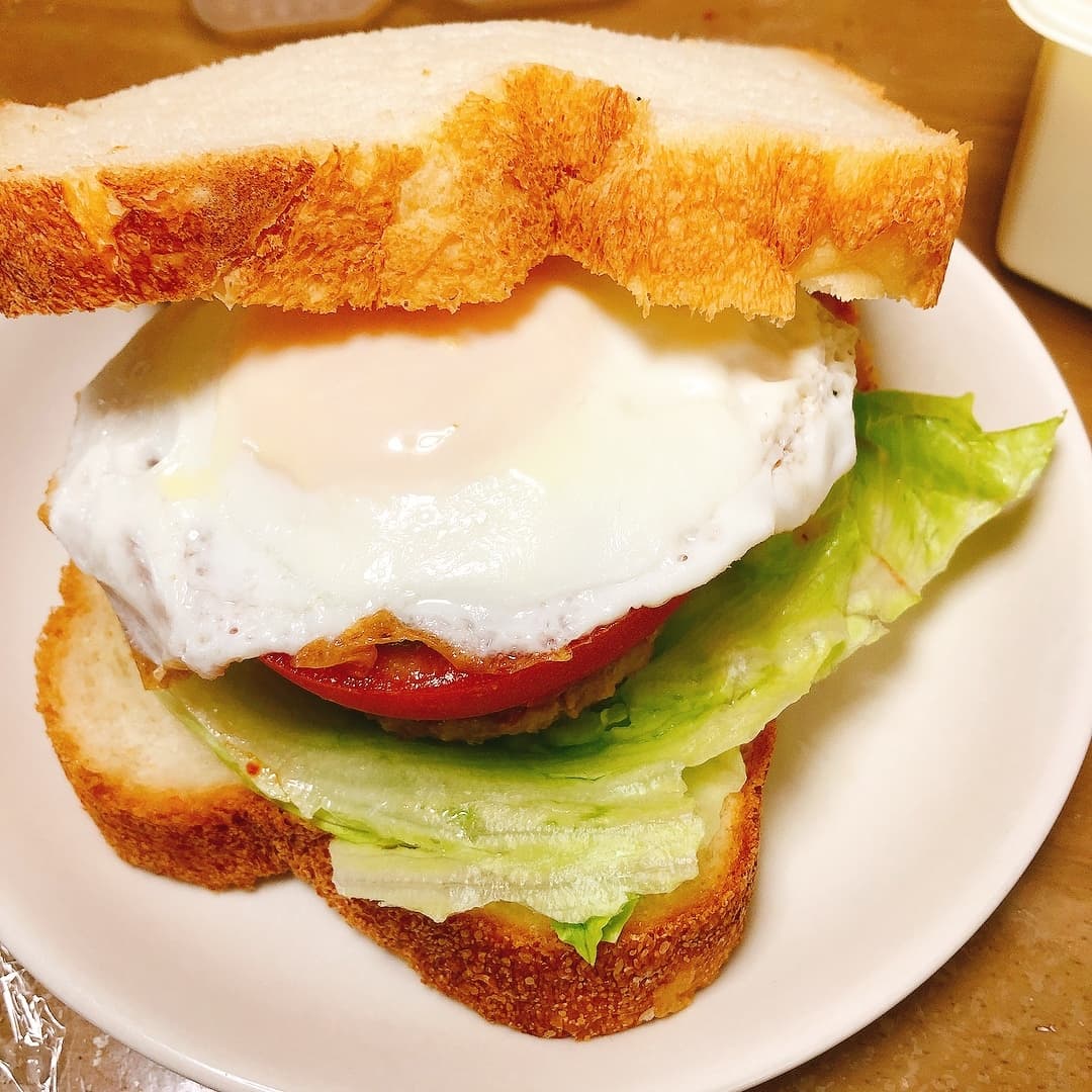 厚切りトマトサンドの完成写真