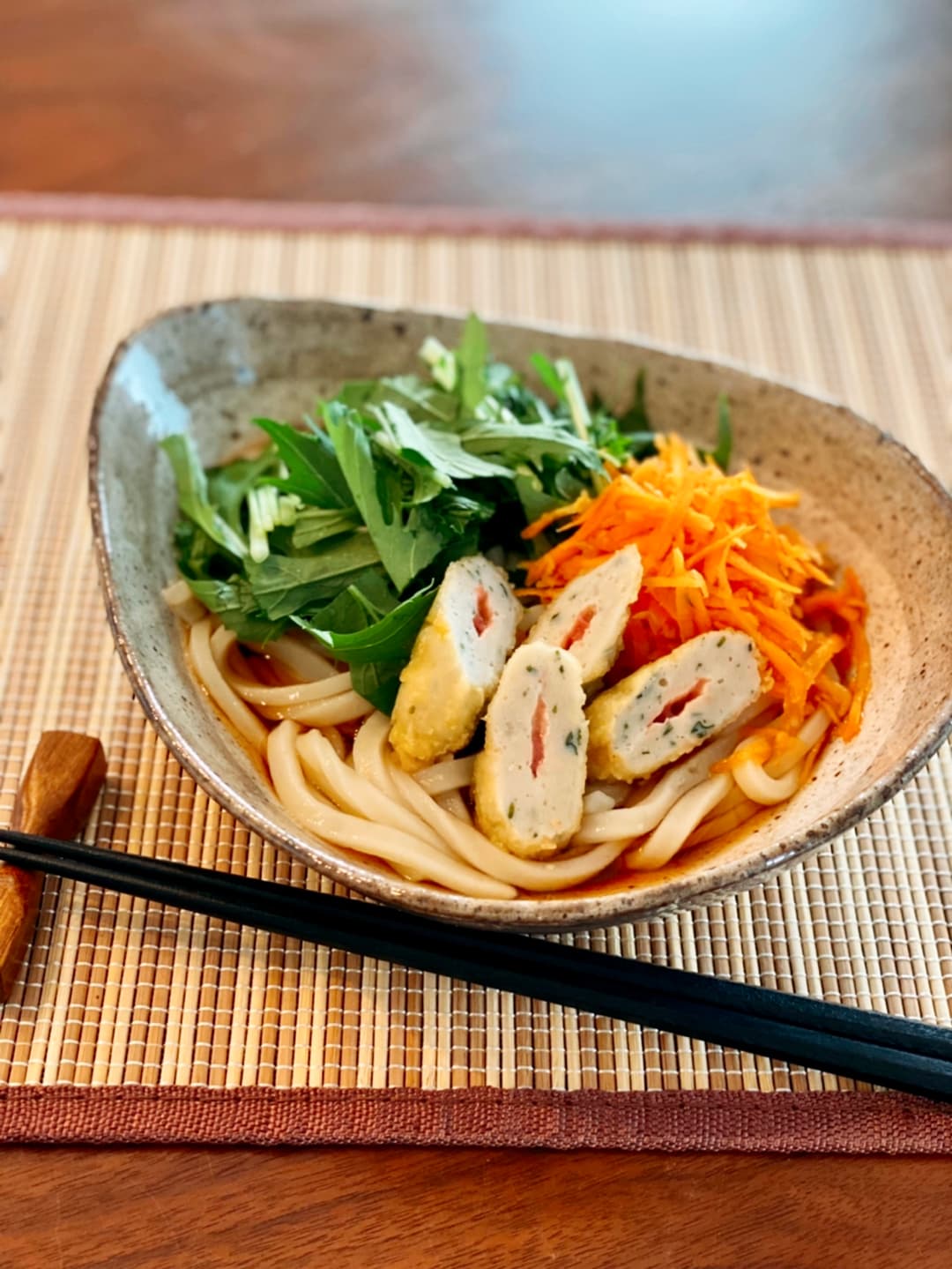 シャキシャキ野菜とささみの梅しそうどんの完成写真