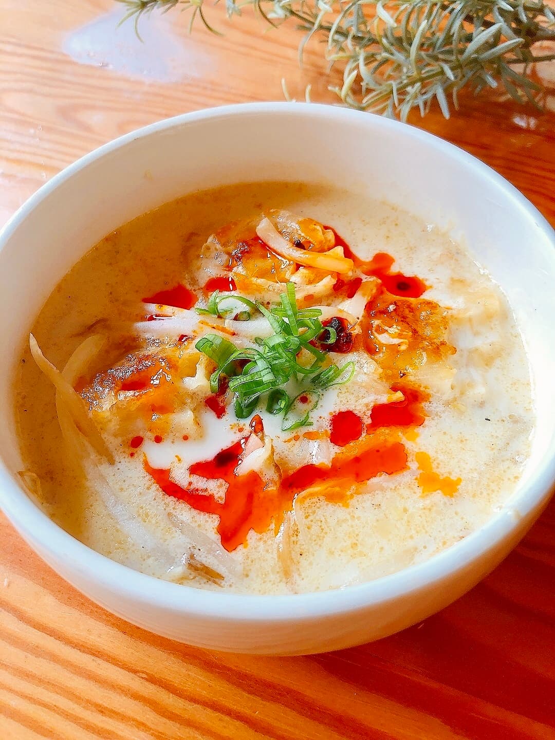 えびシューマイ入り豆乳辣油スープの完成写真