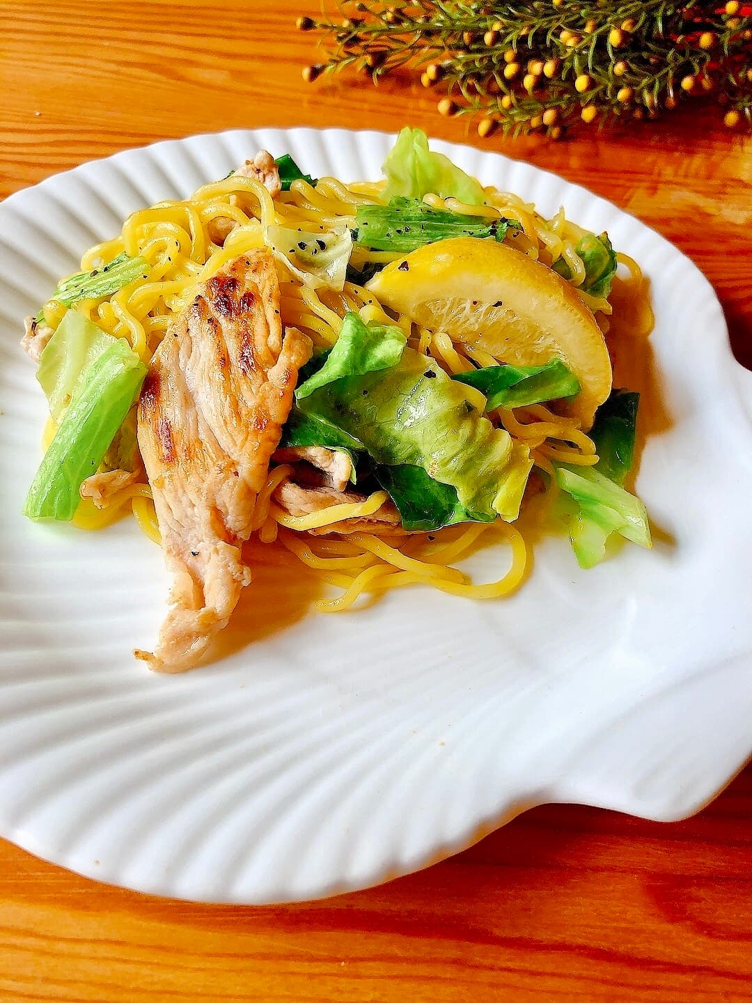 豚肉とキャベツのレモン焼きそばの完成写真