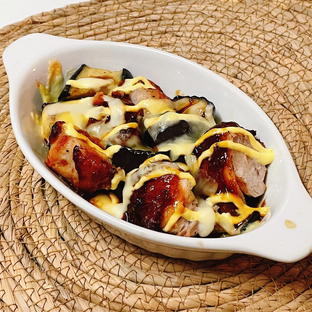 チキンステーキと揚げナスのオイマヨチーズ焼きの完成写真