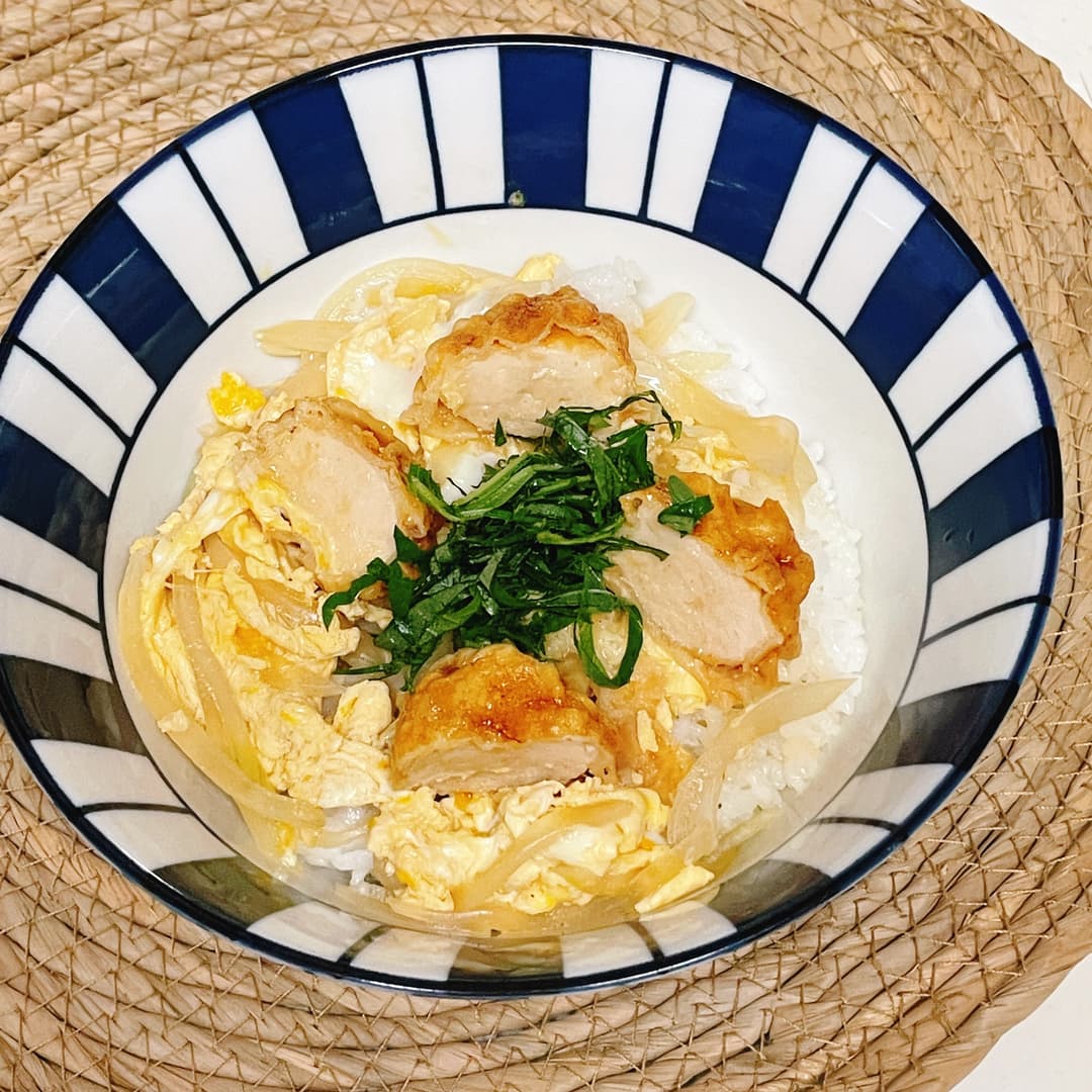 かぼす鶏むね天の親子丼の完成写真
