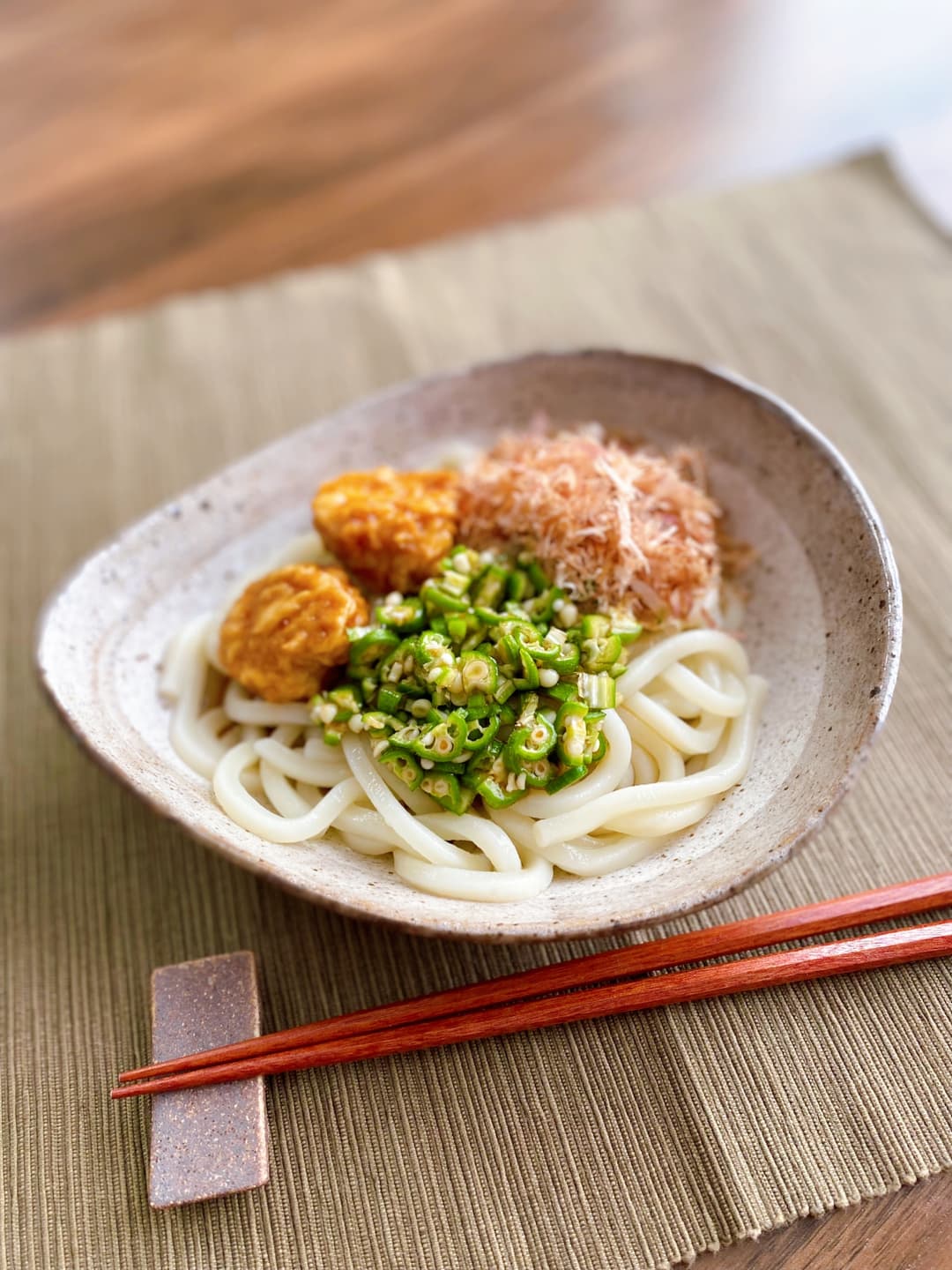 鶏むね天のネバネバうどんの完成写真
