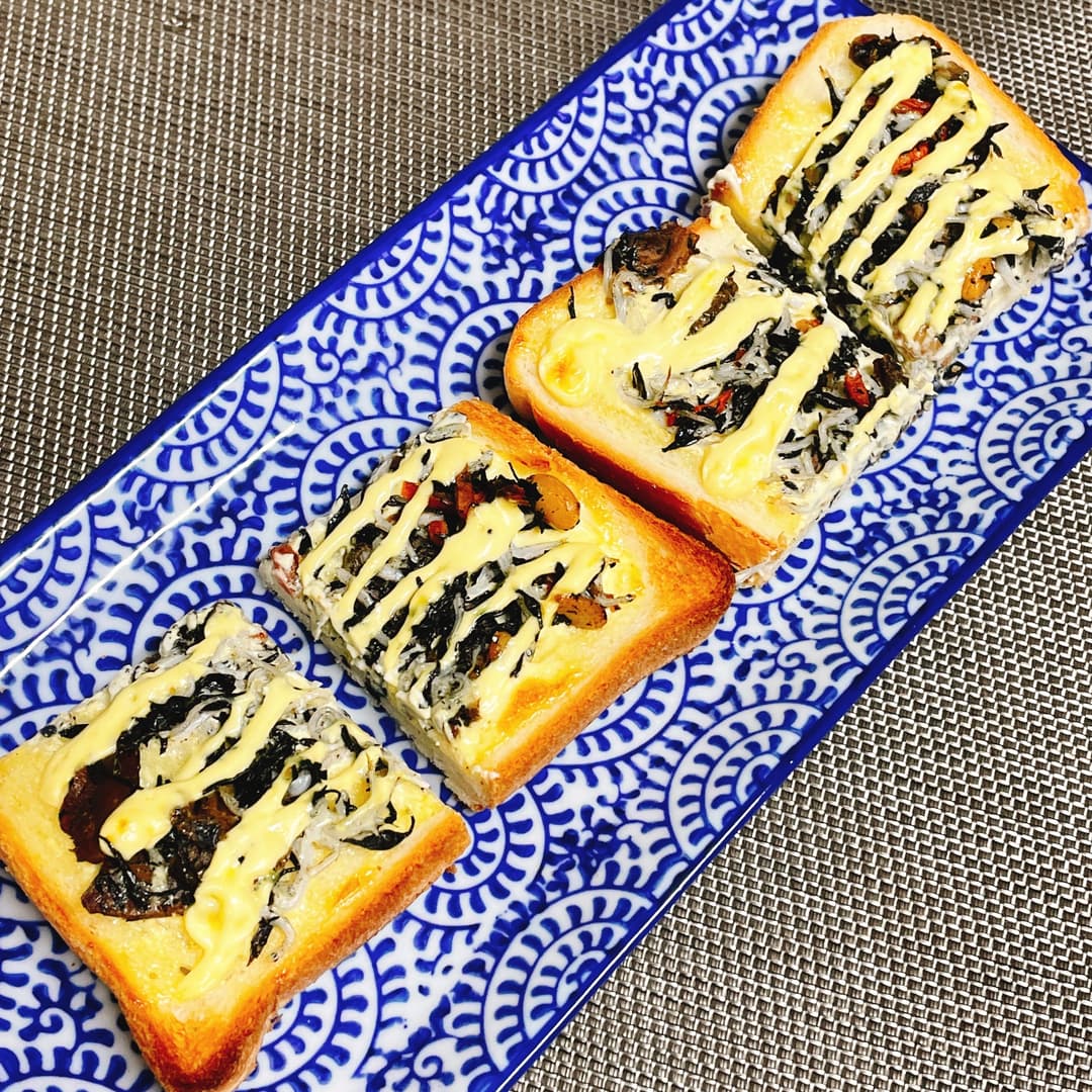 ひじきとしらすのマヨトーストの完成写真