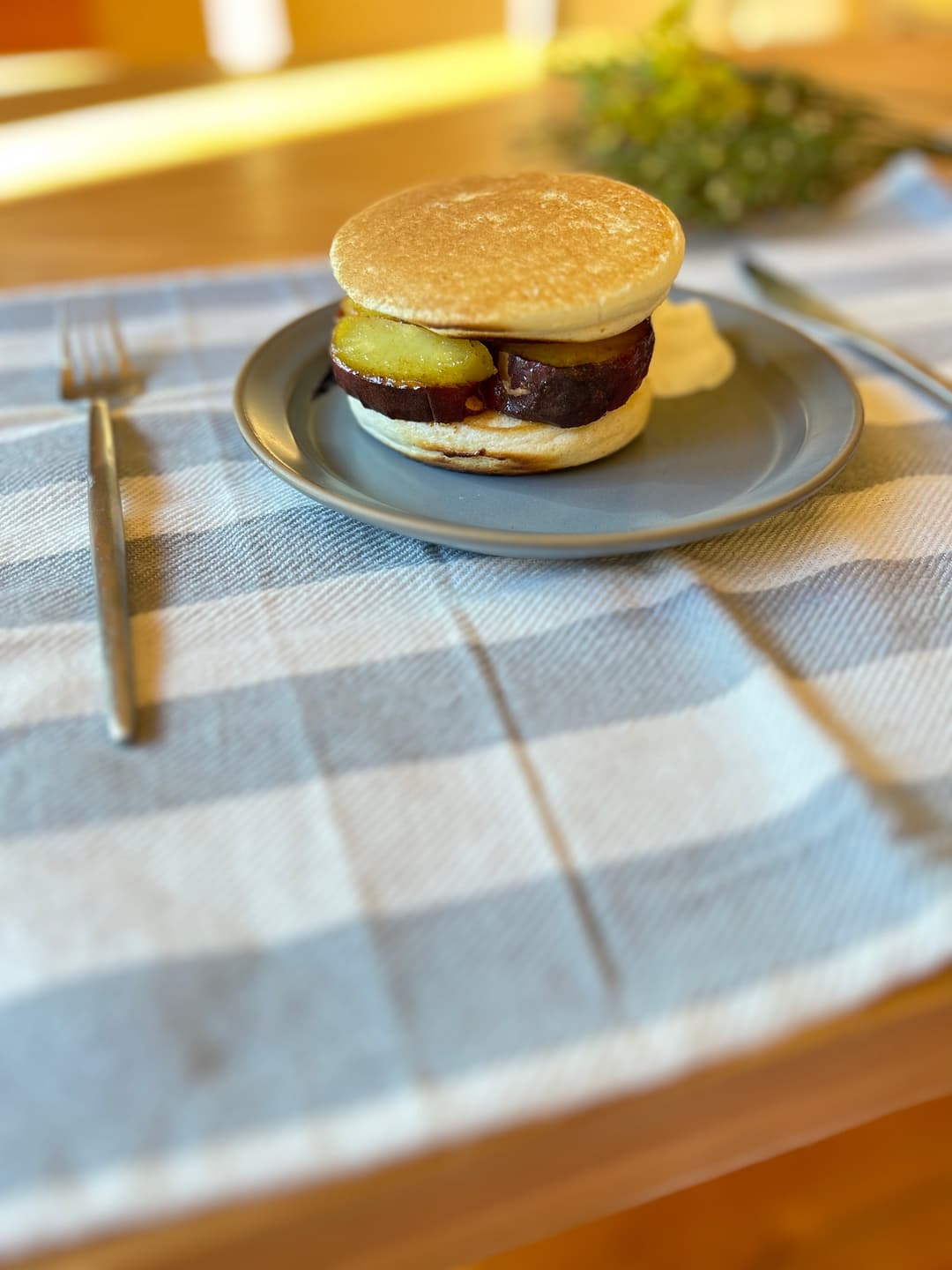 さつまいもサンドパンケーキの完成写真