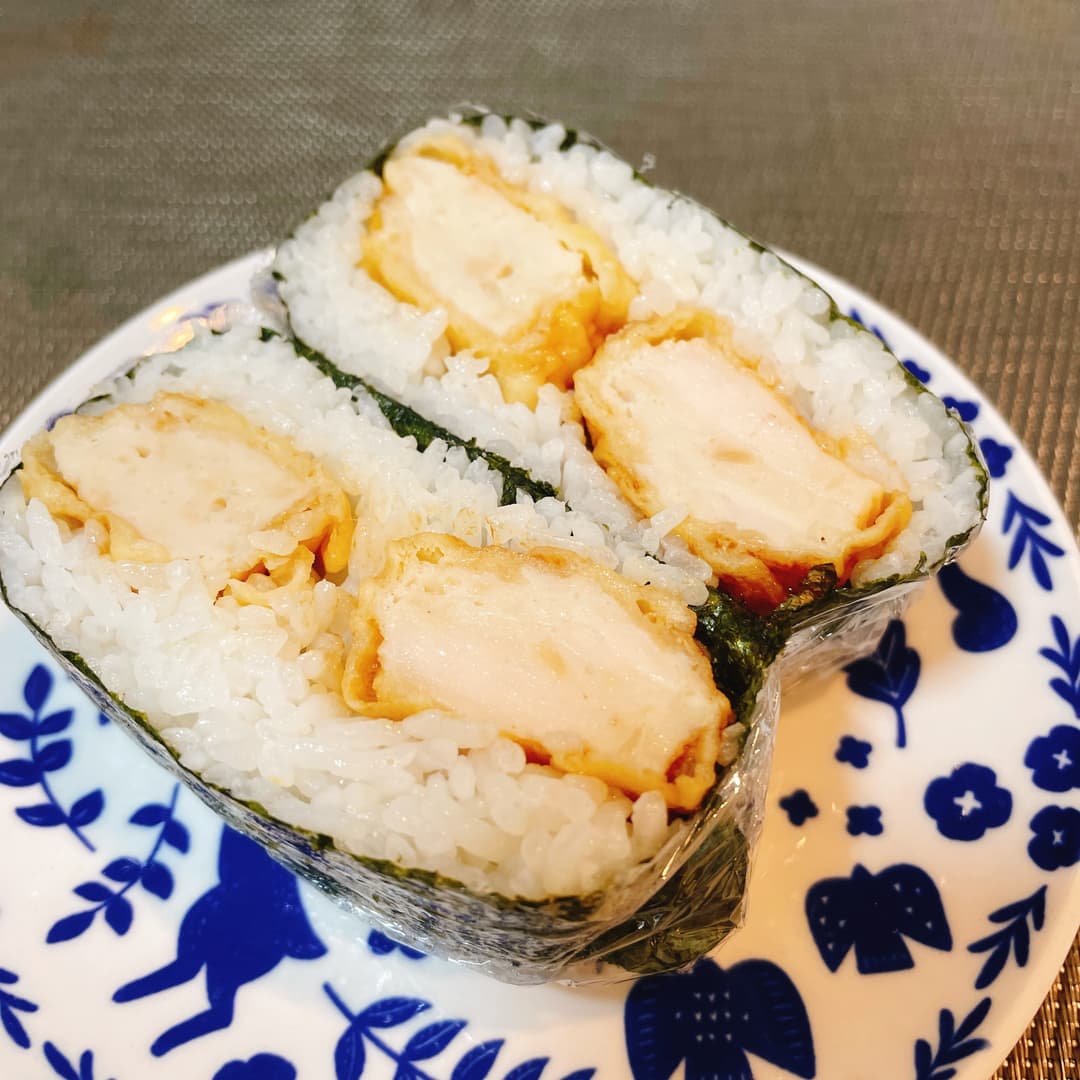 鶏むね天のおにぎらずの完成写真